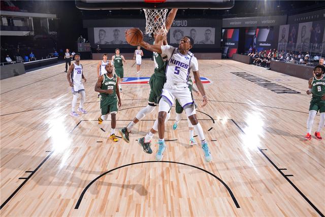 铁壁般的防 铁壁般的防