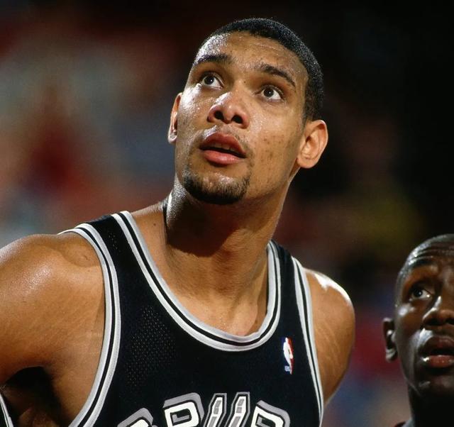 防是一个巨 防是一个巨