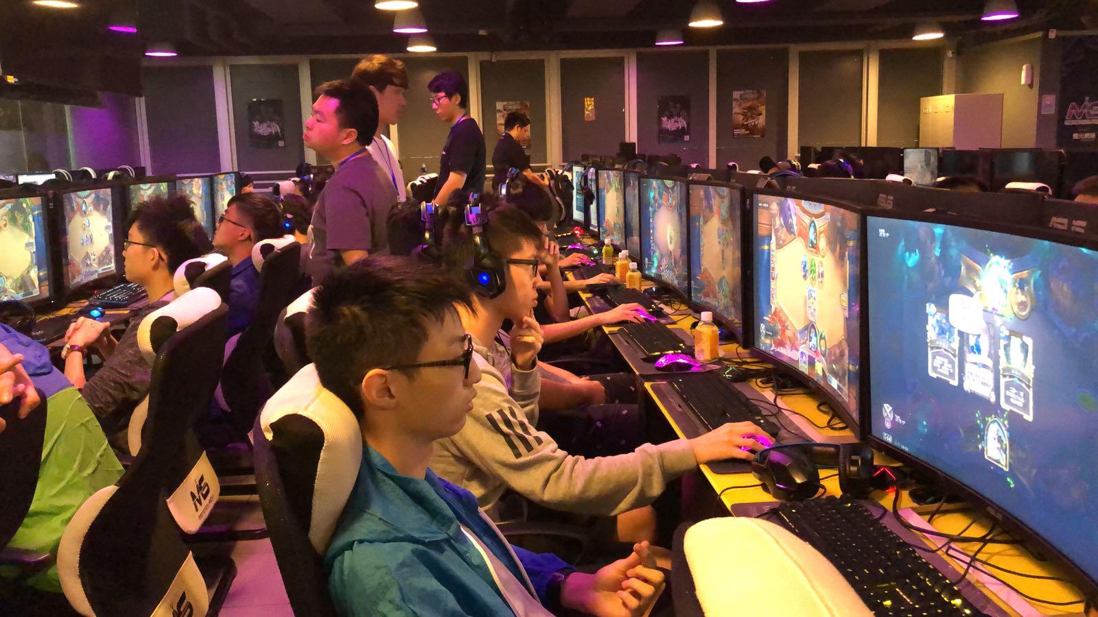 她的膝关节 她的膝关节