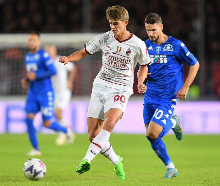 阿尔瓦雷斯 阿尔瓦雷斯